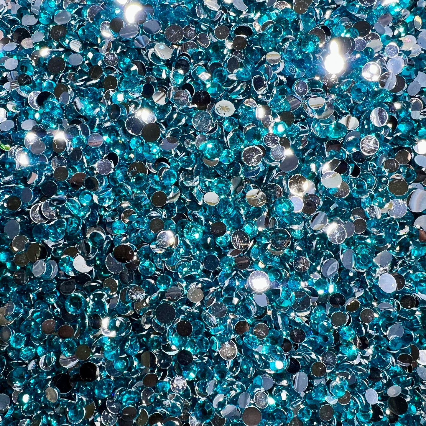 *Silver Back Resin Rhinestone Scoop
