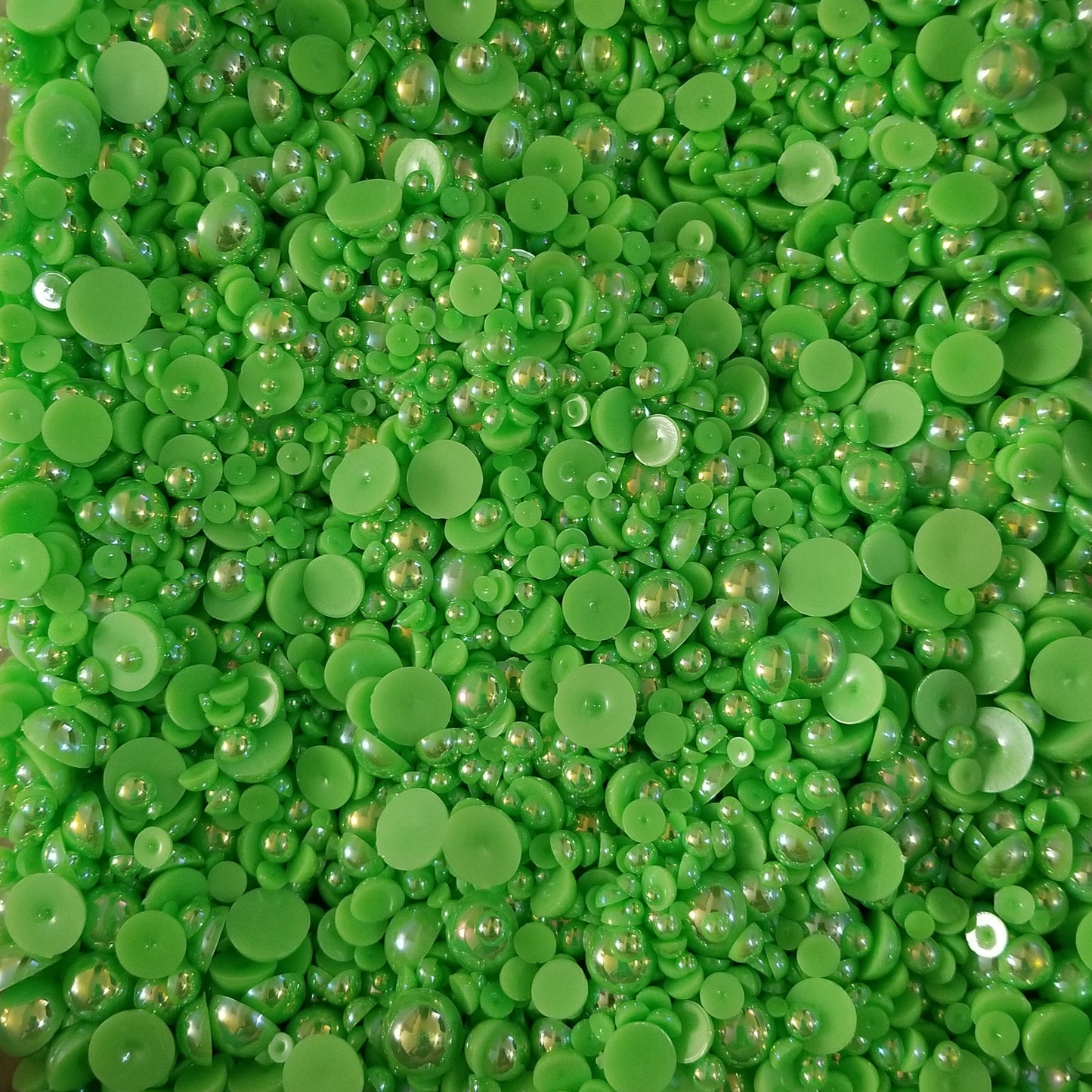 Lime Green ab Pearls